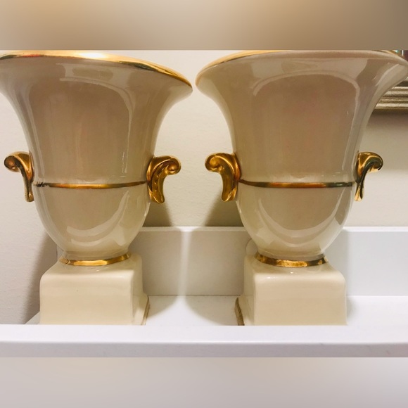 BUNDLE: Small Angel 👼 candle holder & 2 urn 🕯 - Picture 2 of 12